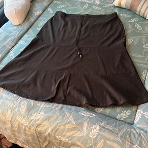 Dressbarn women dark green flared skirt, size 22